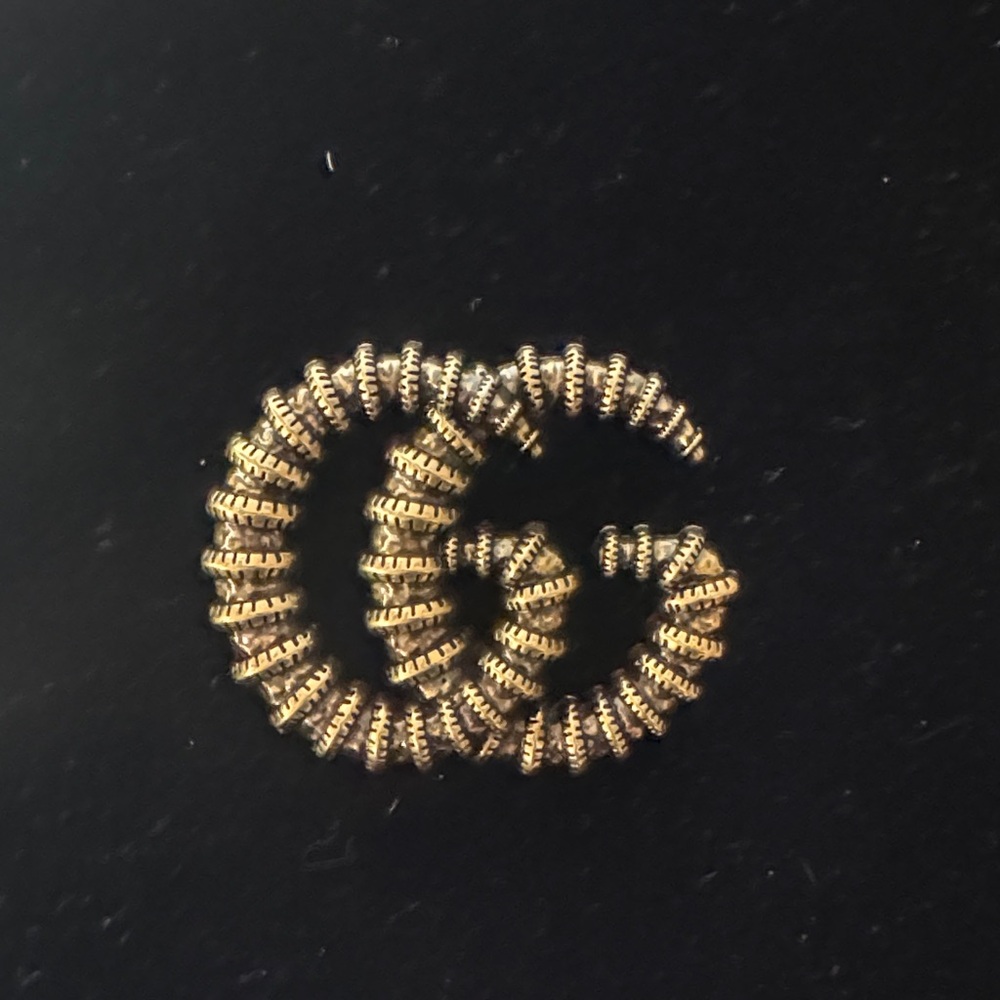 brooch /pin antique Gold tone  -